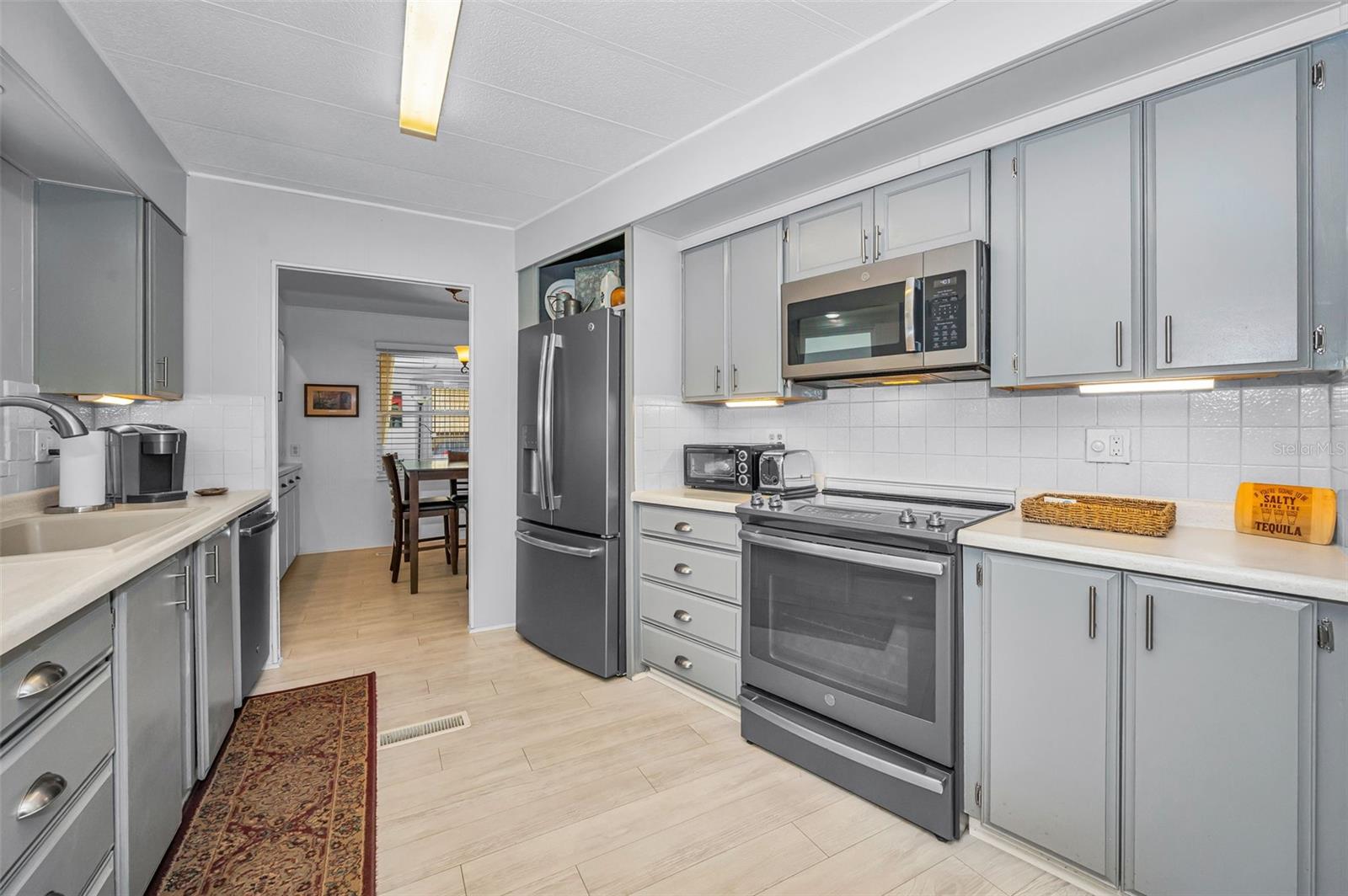 Image 10 of 45 For 3230 Lanark Drive
