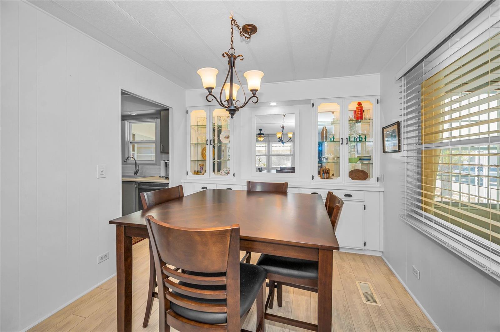 Image 9 of 45 For 3230 Lanark Drive