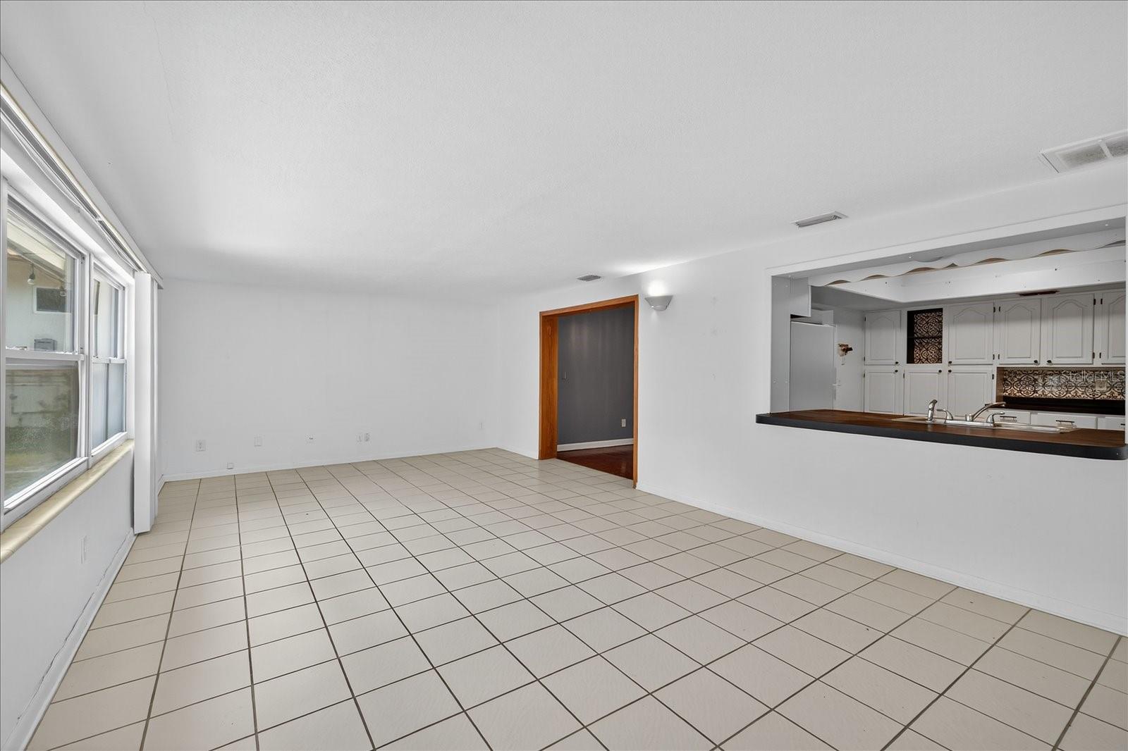 Image 18 of 38 For 215 Edgewater Drive
