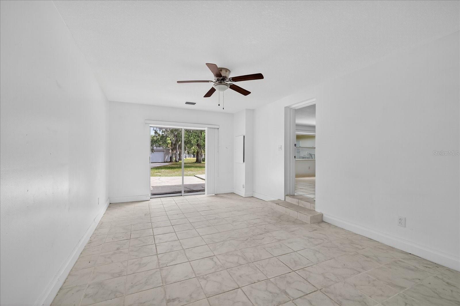 Image 29 of 38 For 215 Edgewater Drive
