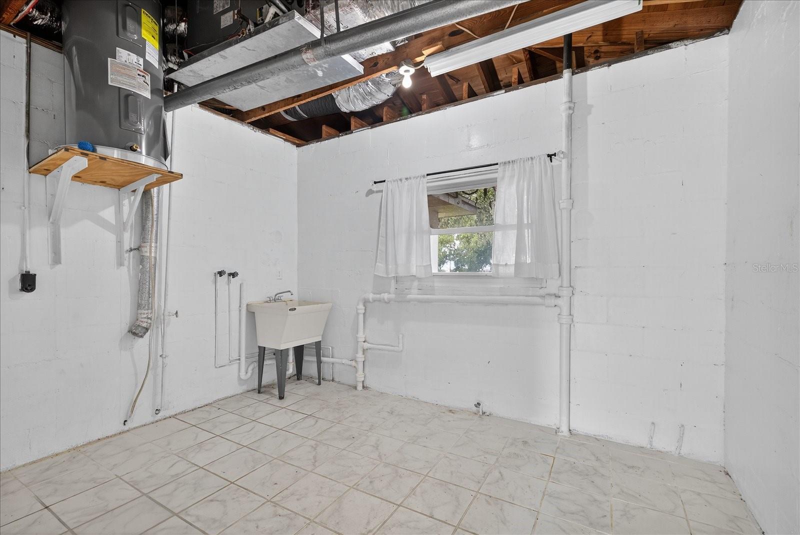 Image 31 of 38 For 215 Edgewater Drive