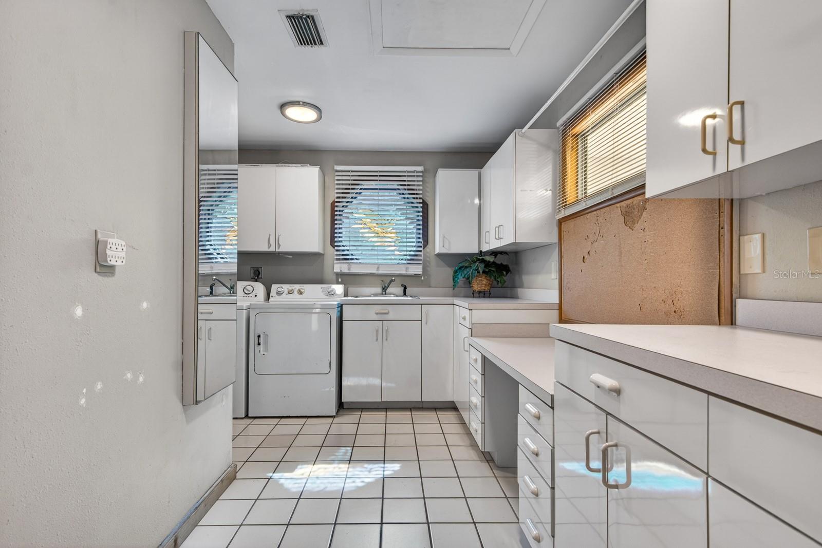 Image 42 of 64 For 1424 Evergreen Avenue