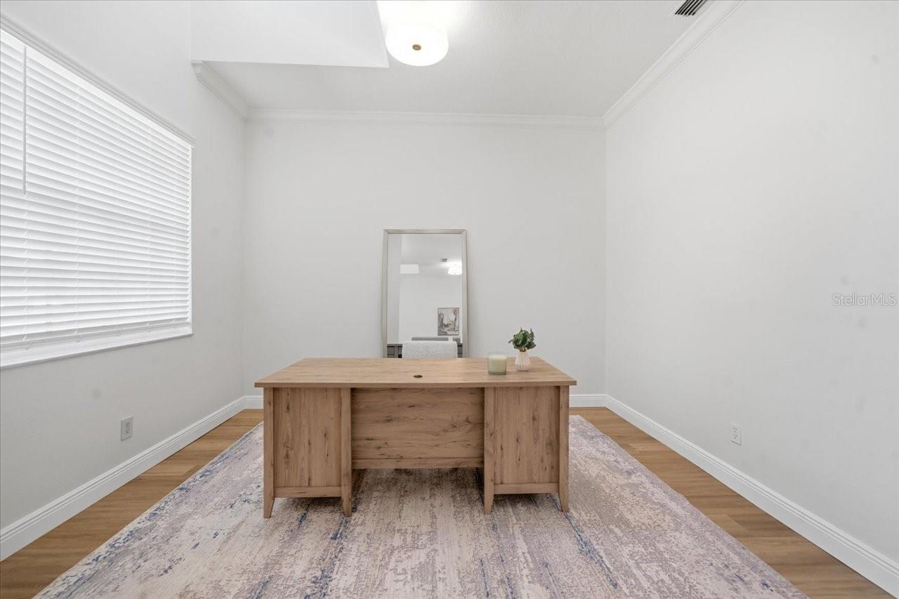 Listing photo id 21 for 3902 Meadowlark Court