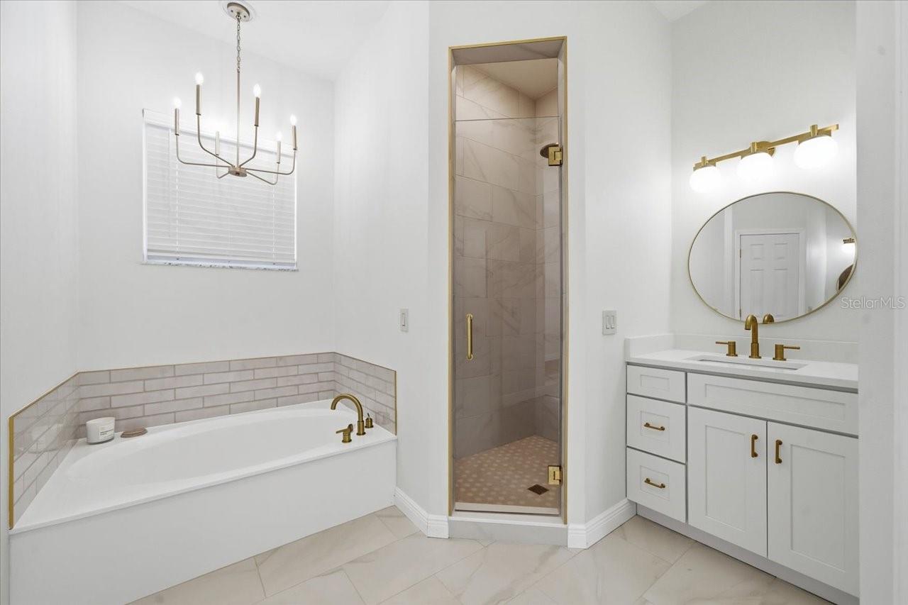 Listing photo id 26 for 3902 Meadowlark Court
