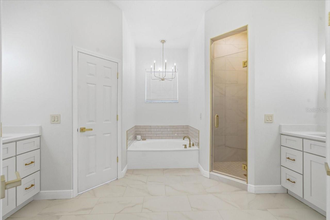 Listing photo id 27 for 3902 Meadowlark Court