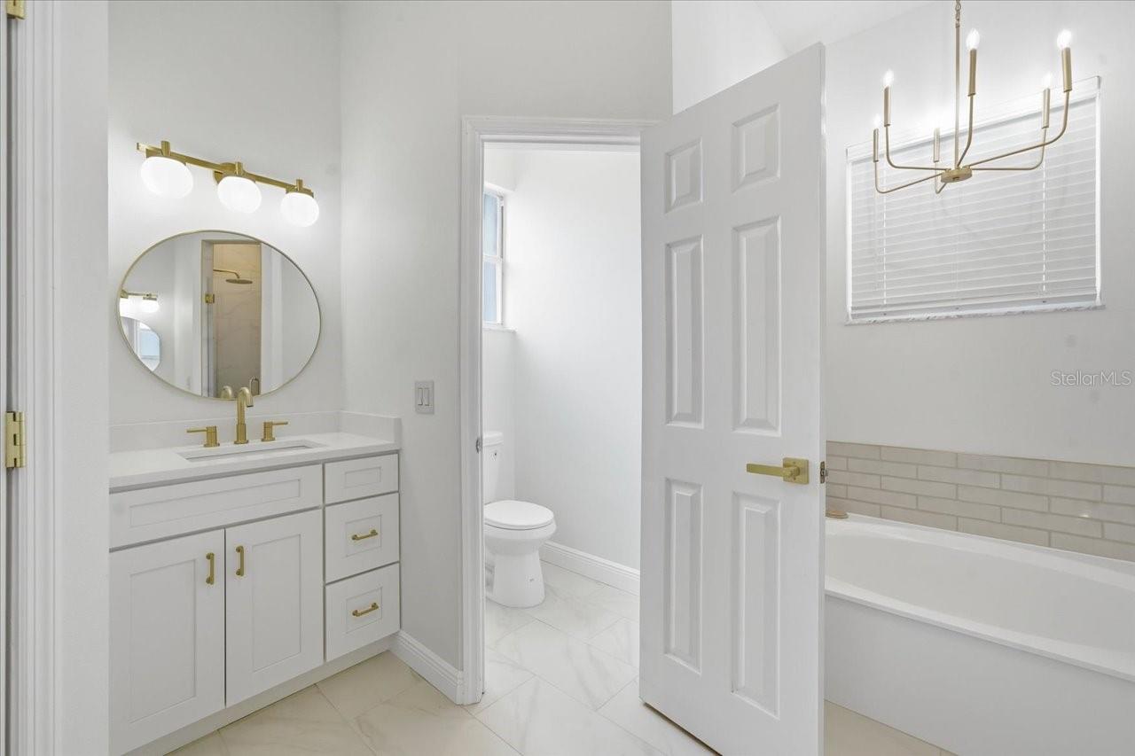 Listing photo id 28 for 3902 Meadowlark Court
