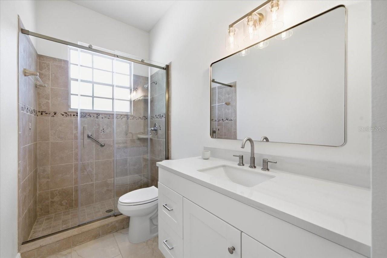 Listing photo id 33 for 3902 Meadowlark Court
