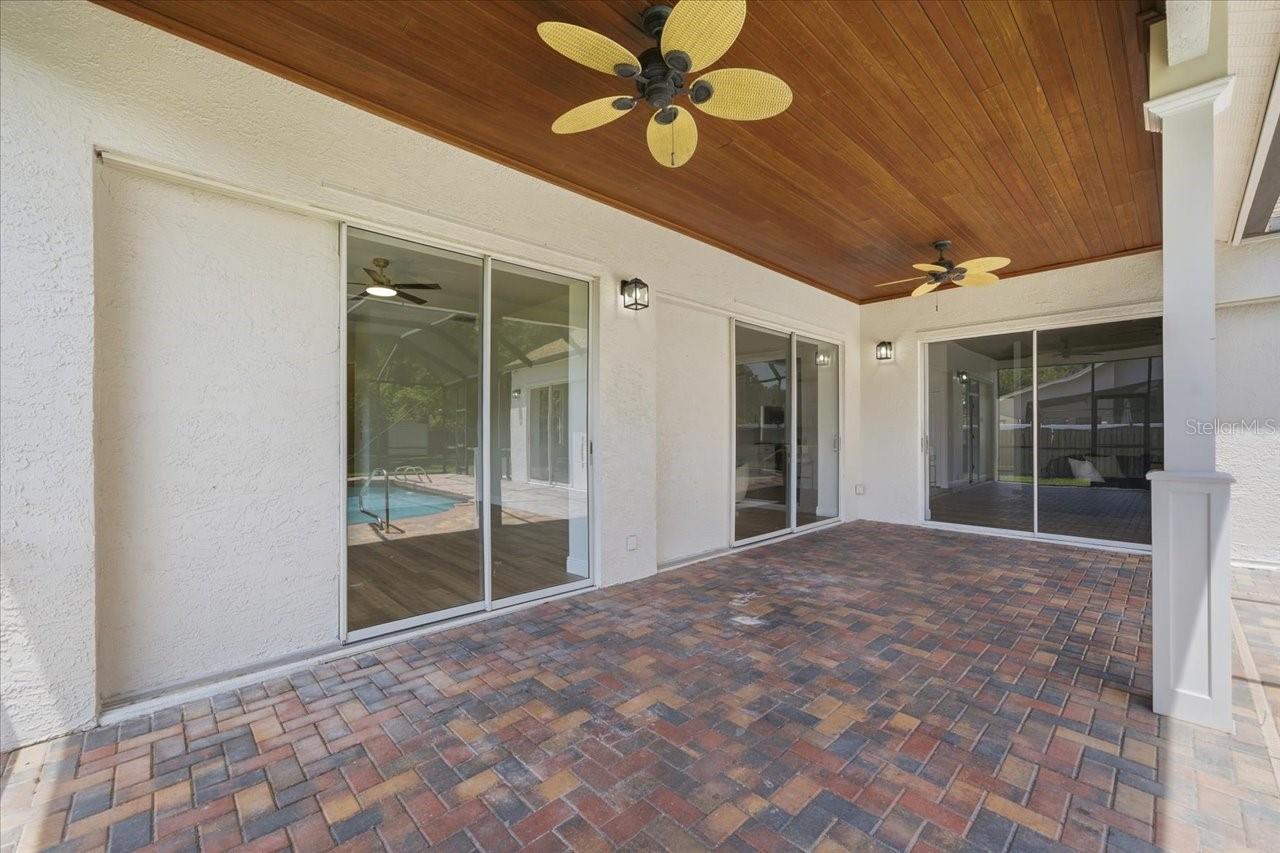 Listing photo id 43 for 3902 Meadowlark Court