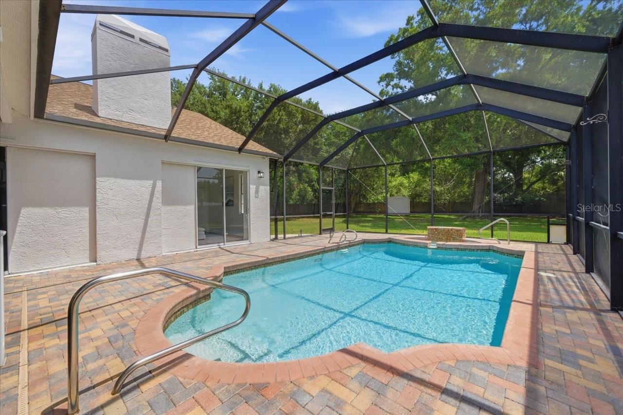 Listing photo id 44 for 3902 Meadowlark Court