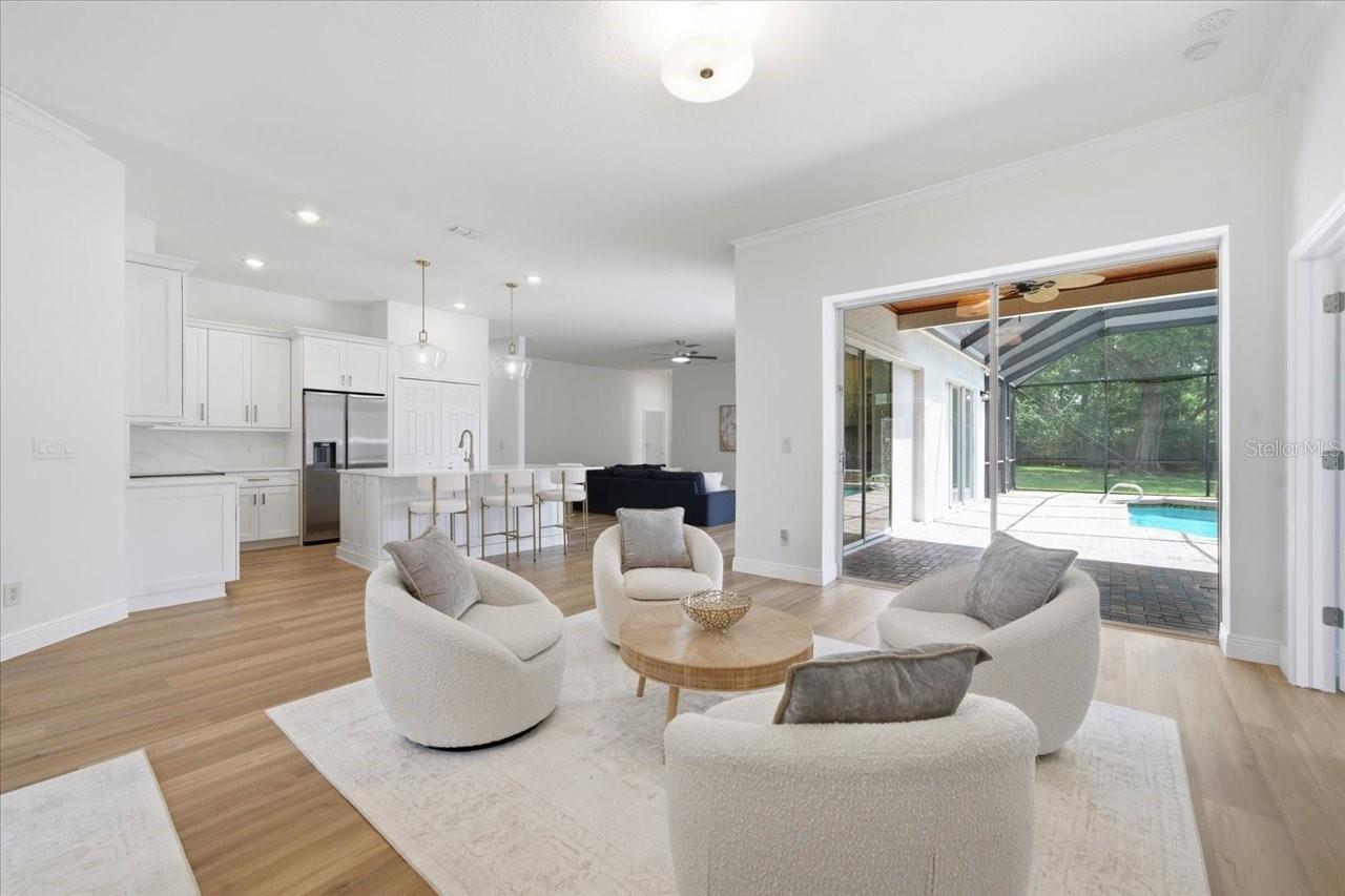 Listing photo id 4 for 3902 Meadowlark Court