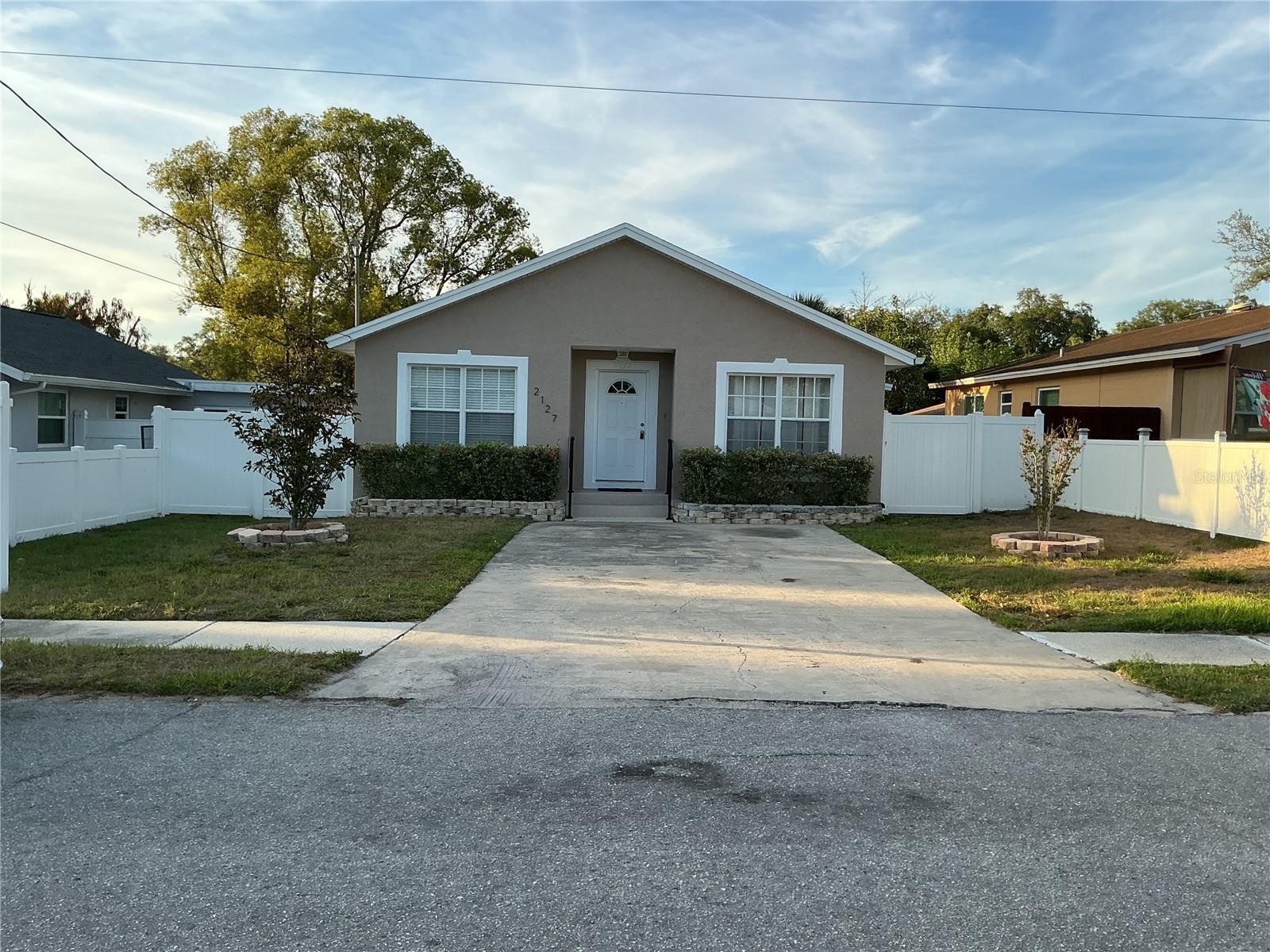 Listing Details for 2127 Perio Street 1, TAMPA, FL 33612