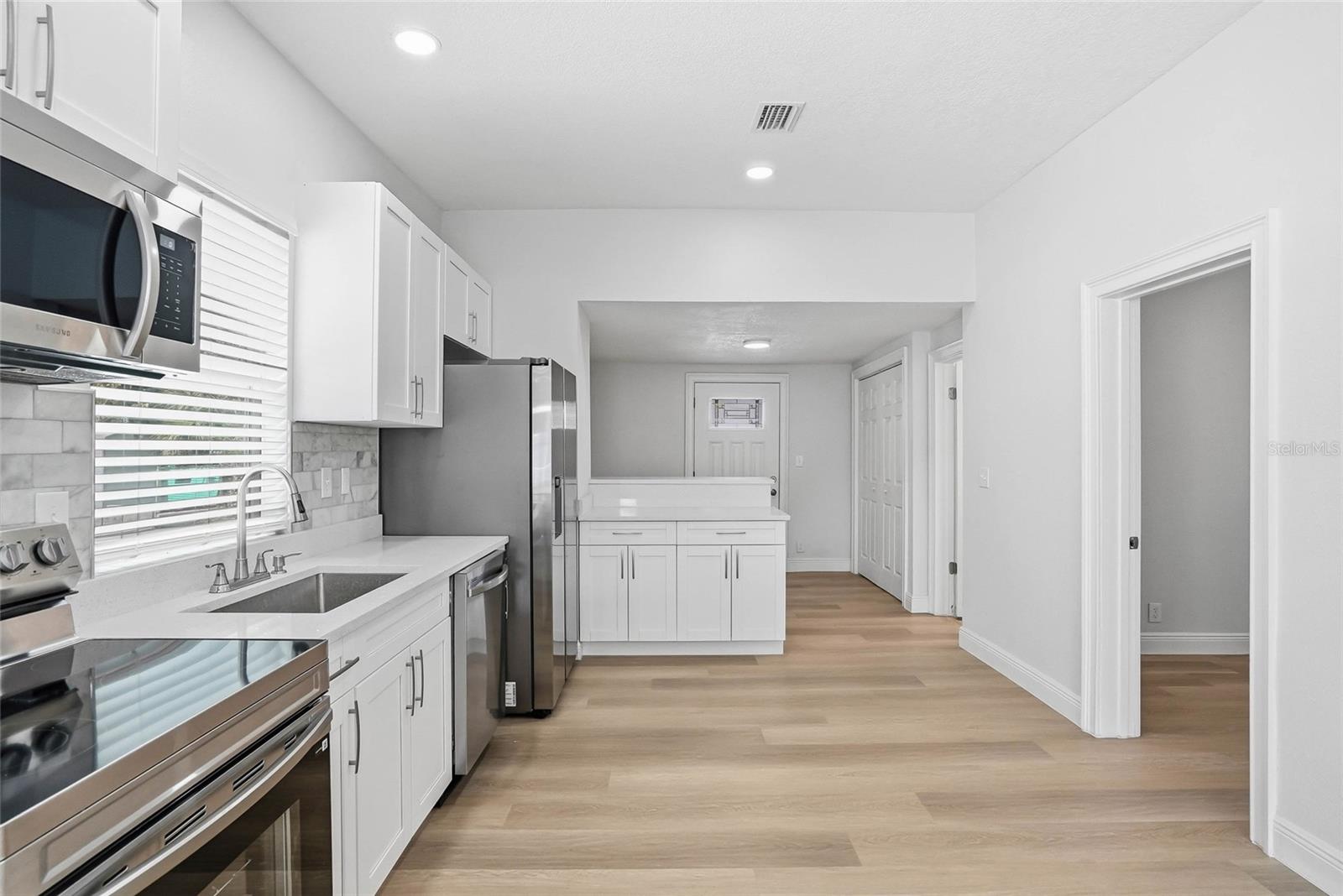 Image 15 of 45 For 2902 Sanchez Street