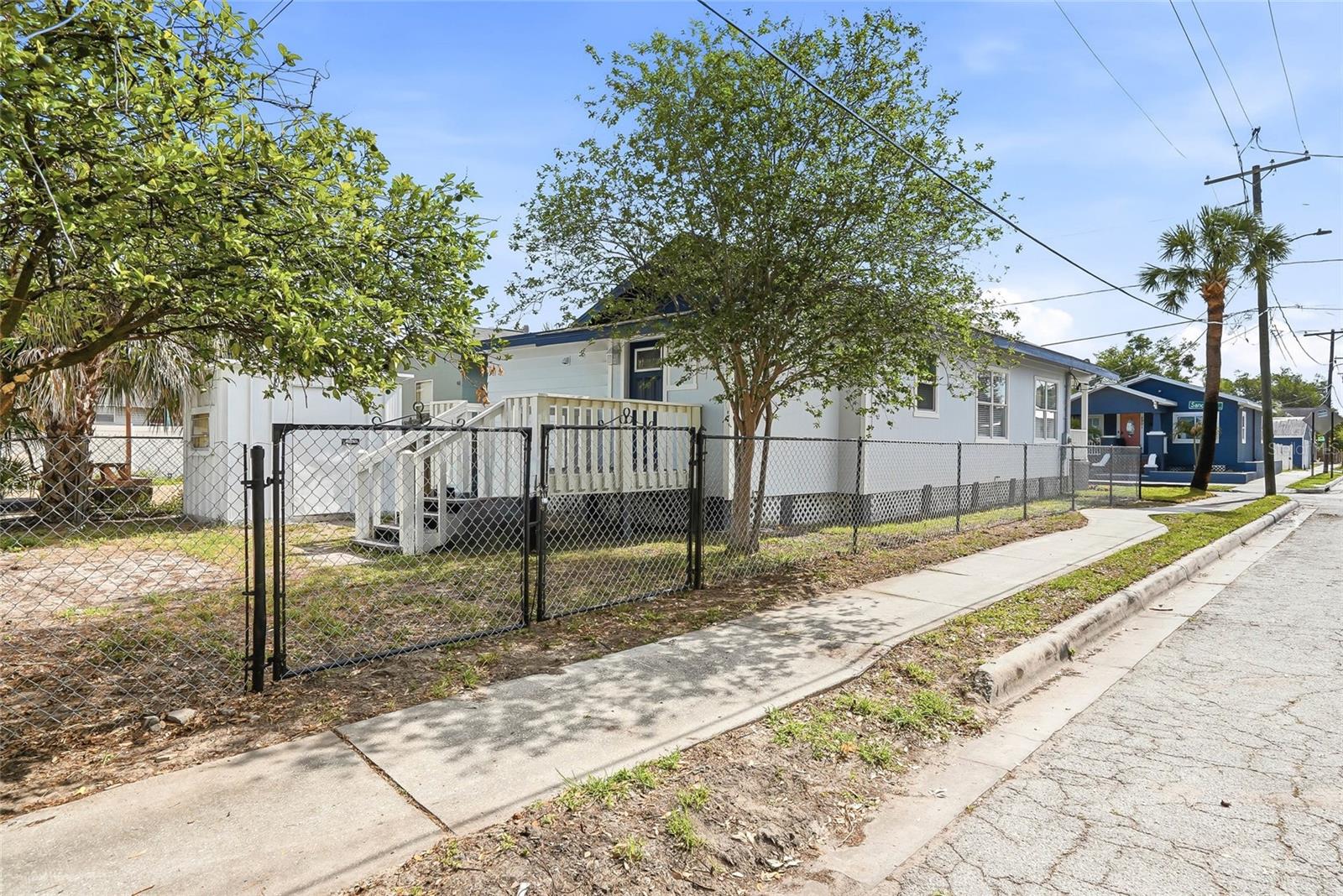 Image 35 of 45 For 2902 Sanchez Street