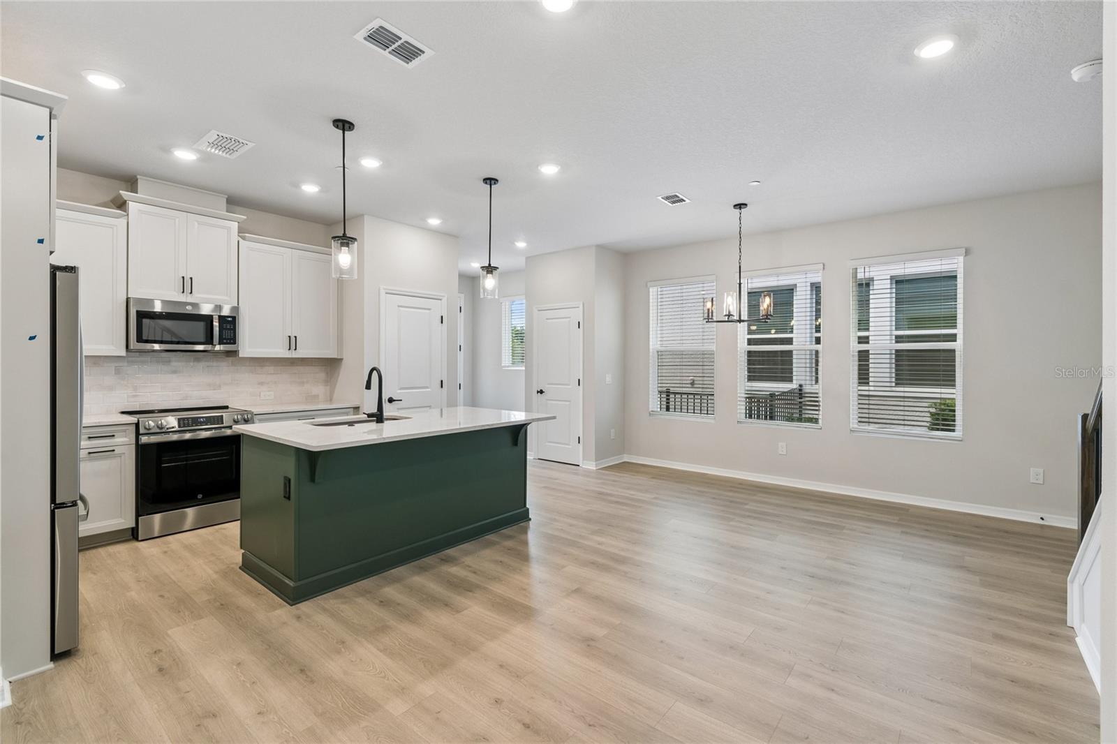Image 11 of 36 For 4341 Roush Avenue