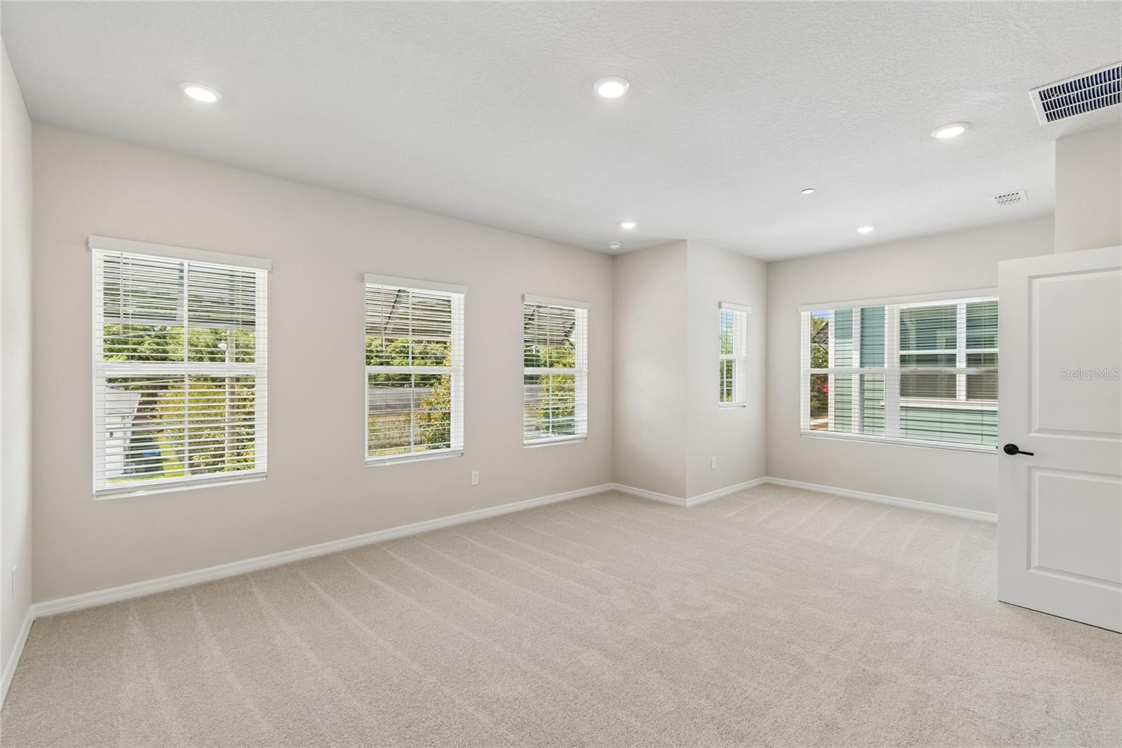 Image 15 of 36 For 4341 Roush Avenue