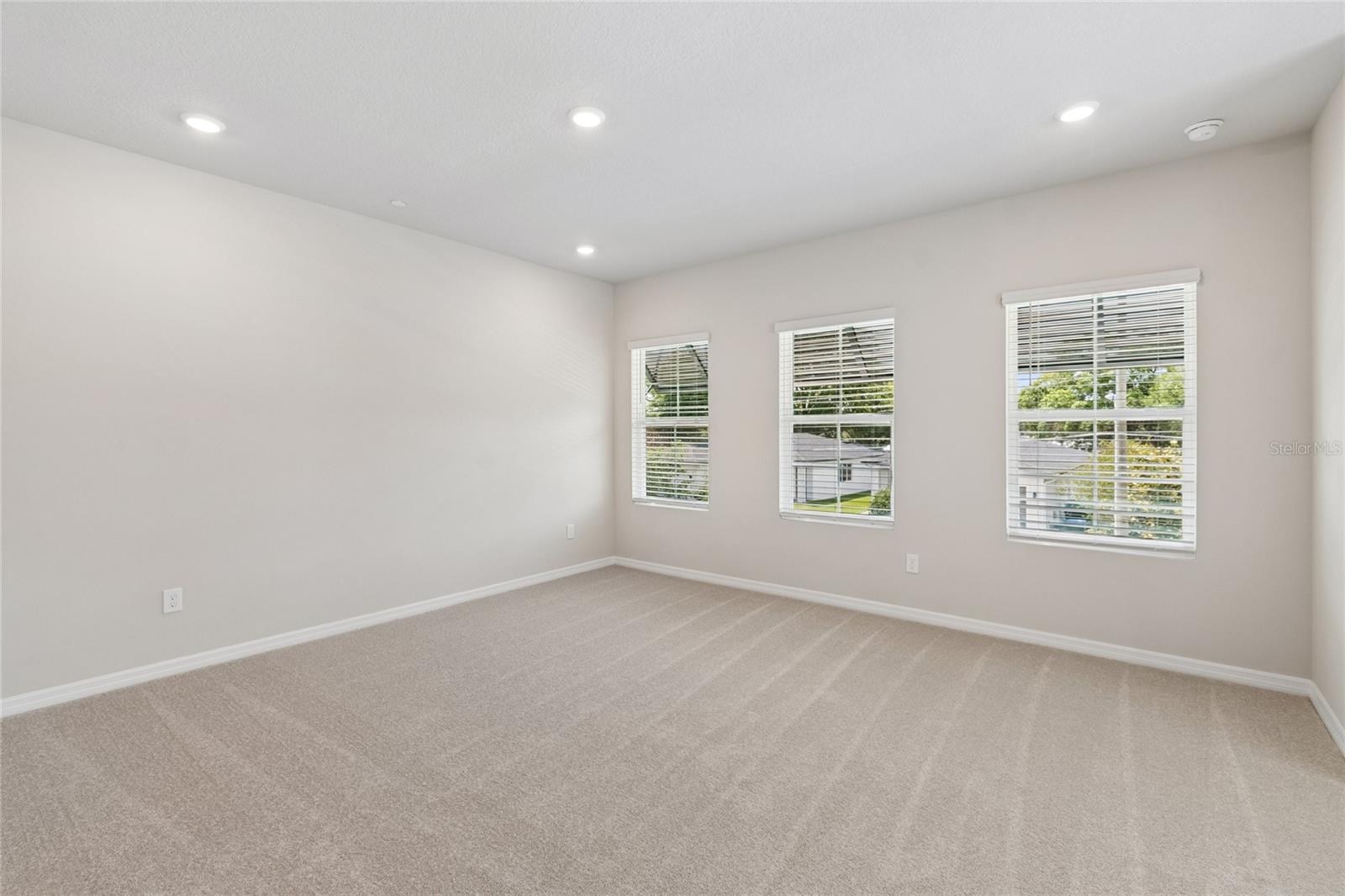 Image 16 of 36 For 4341 Roush Avenue