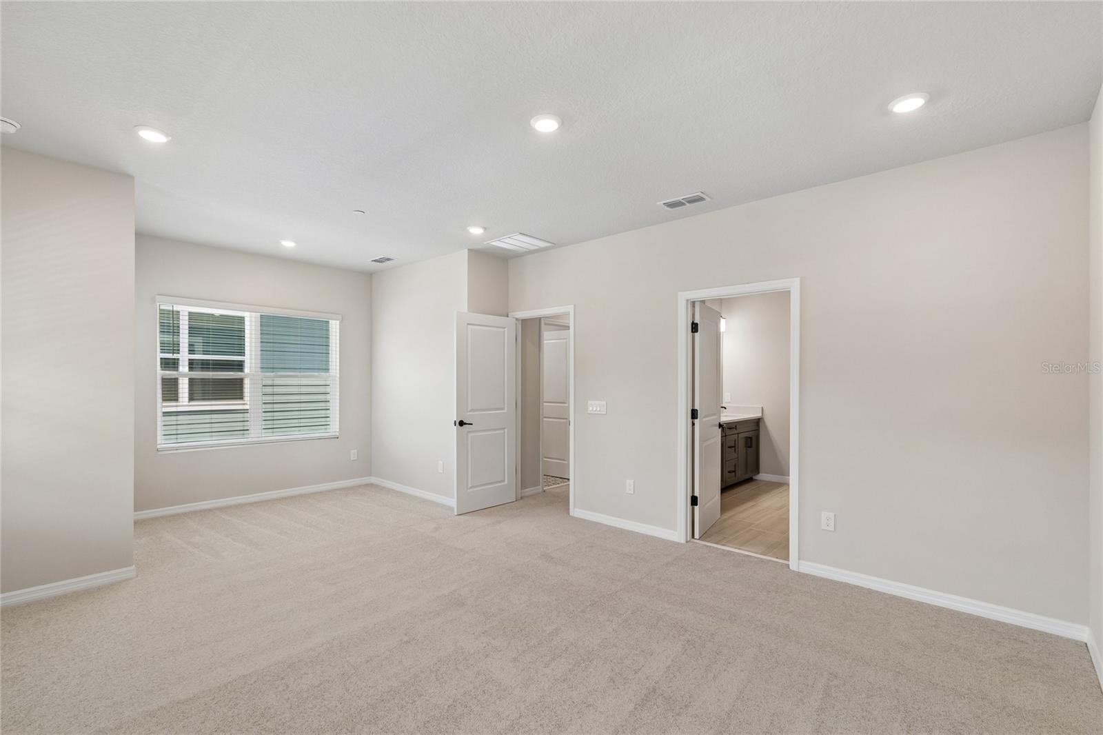 Image 17 of 36 For 4341 Roush Avenue