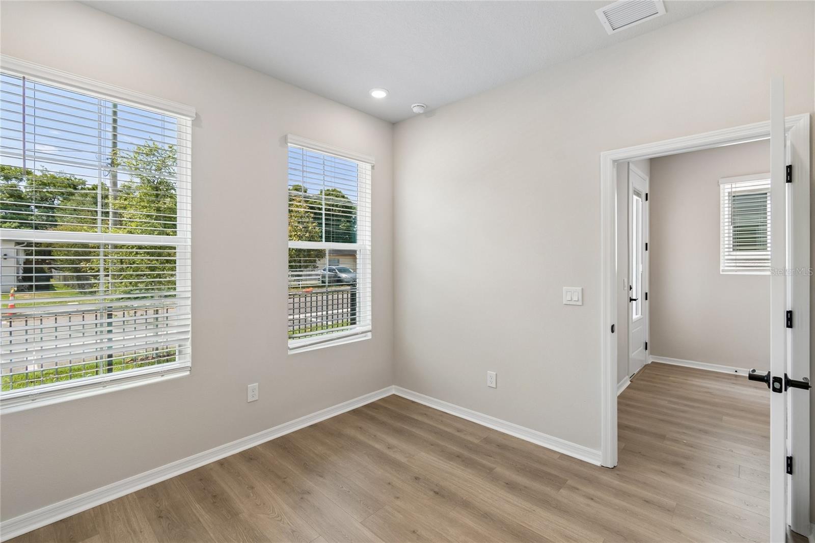 Image 3 of 36 For 4341 Roush Avenue