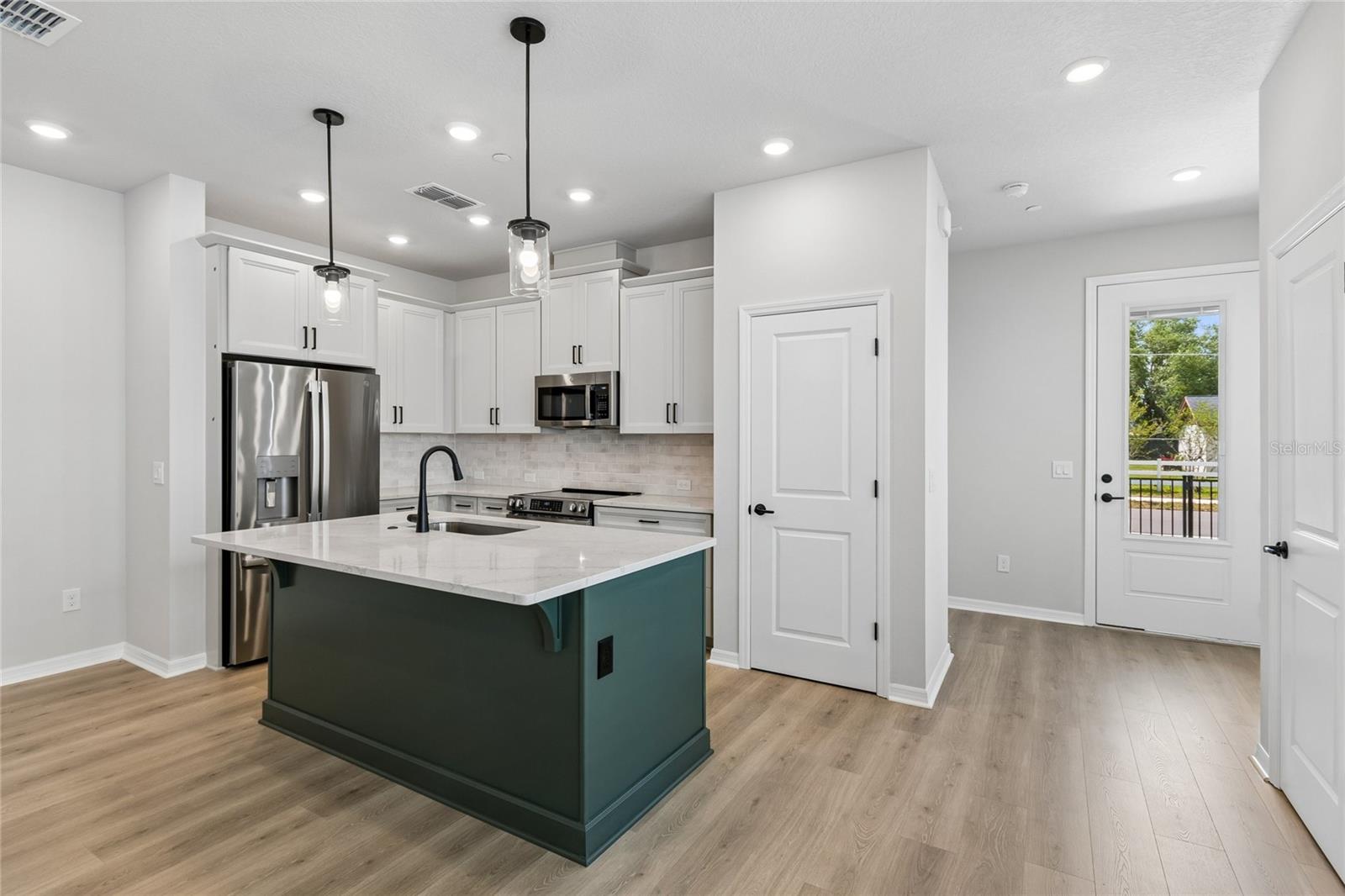Image 6 of 36 For 4341 Roush Avenue
