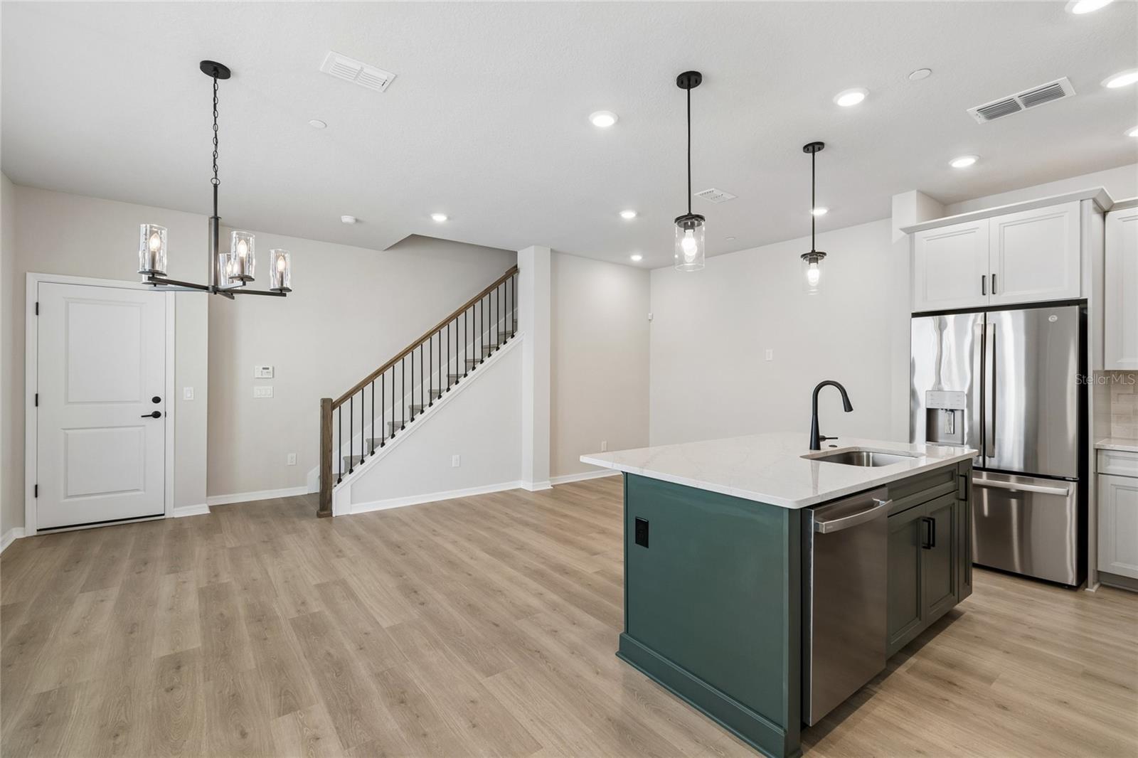 Image 9 of 36 For 4341 Roush Avenue