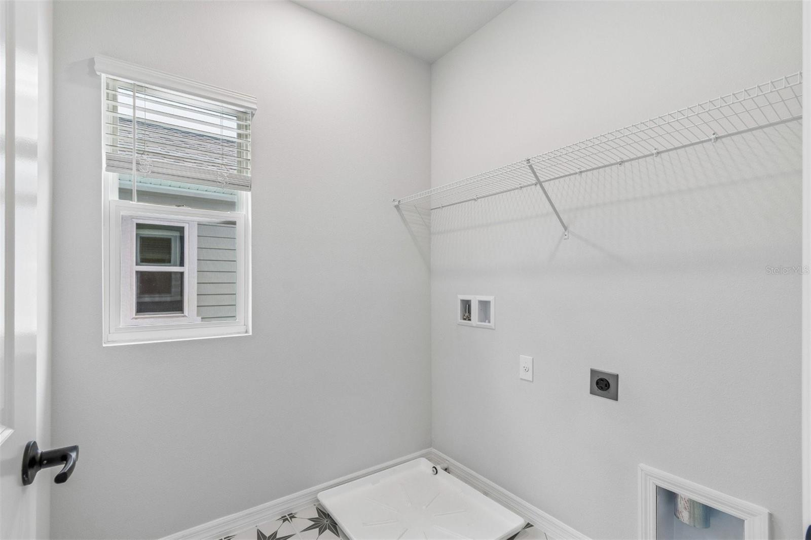 Image 23 of 35 For 4357 Roush Avenue