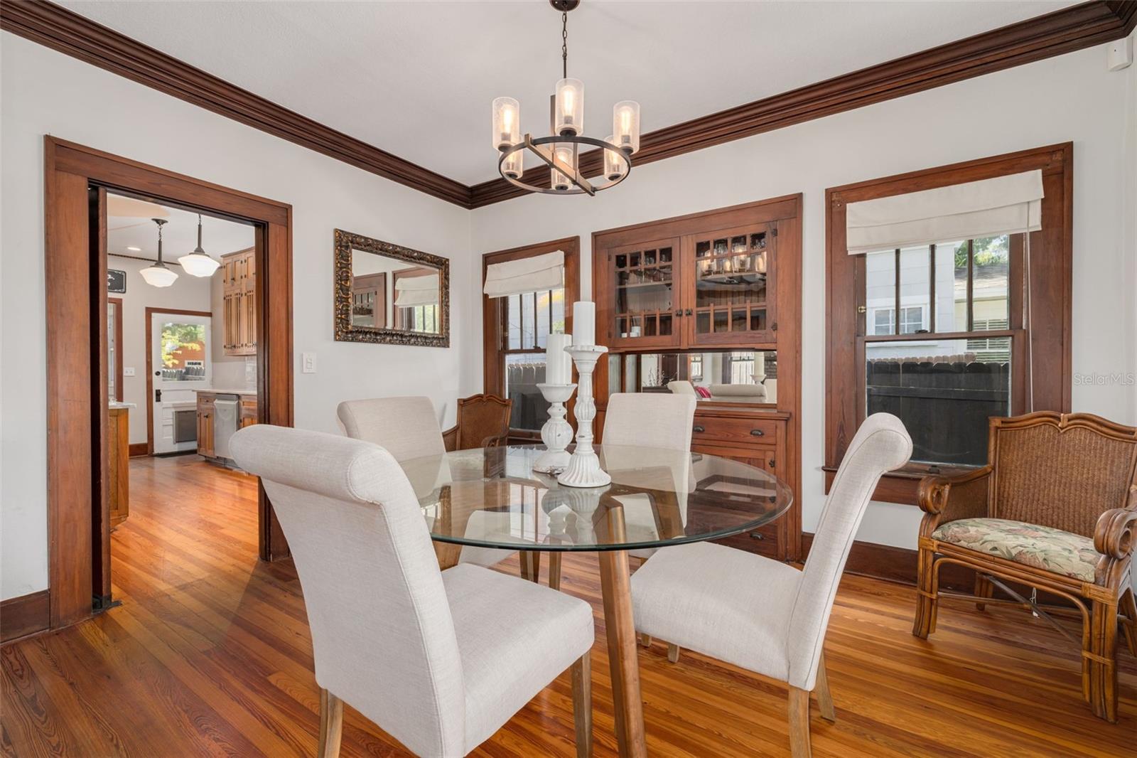 Image 9 of 32 For 533 8th Avenue N