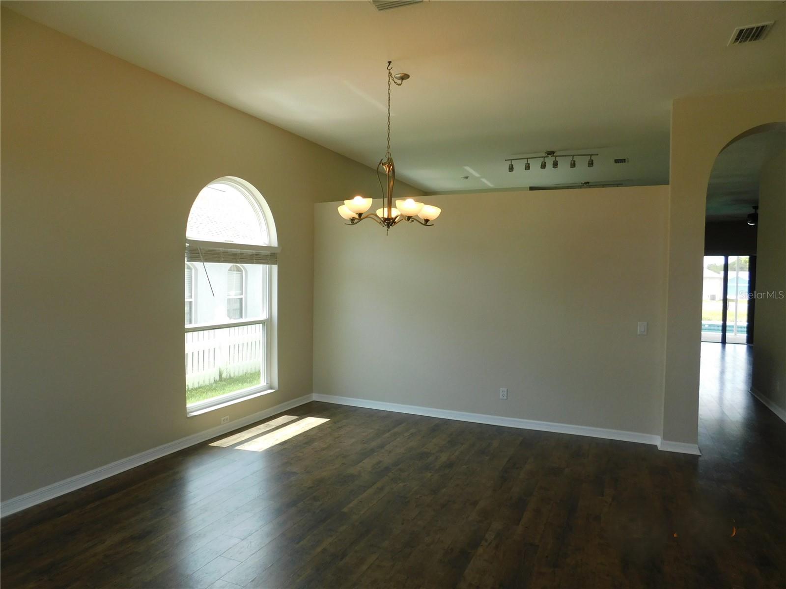 Image 4 of 21 For 1247 Vinetree Drive