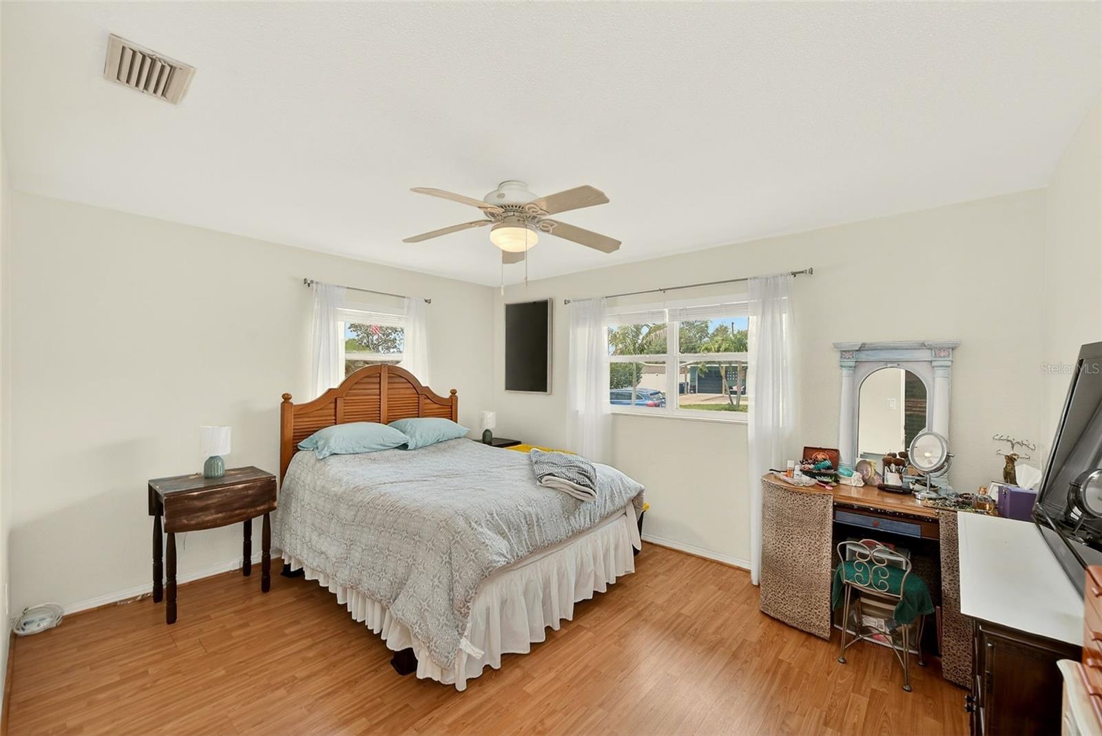 Image 18 of 36 For 3255 57th Street N