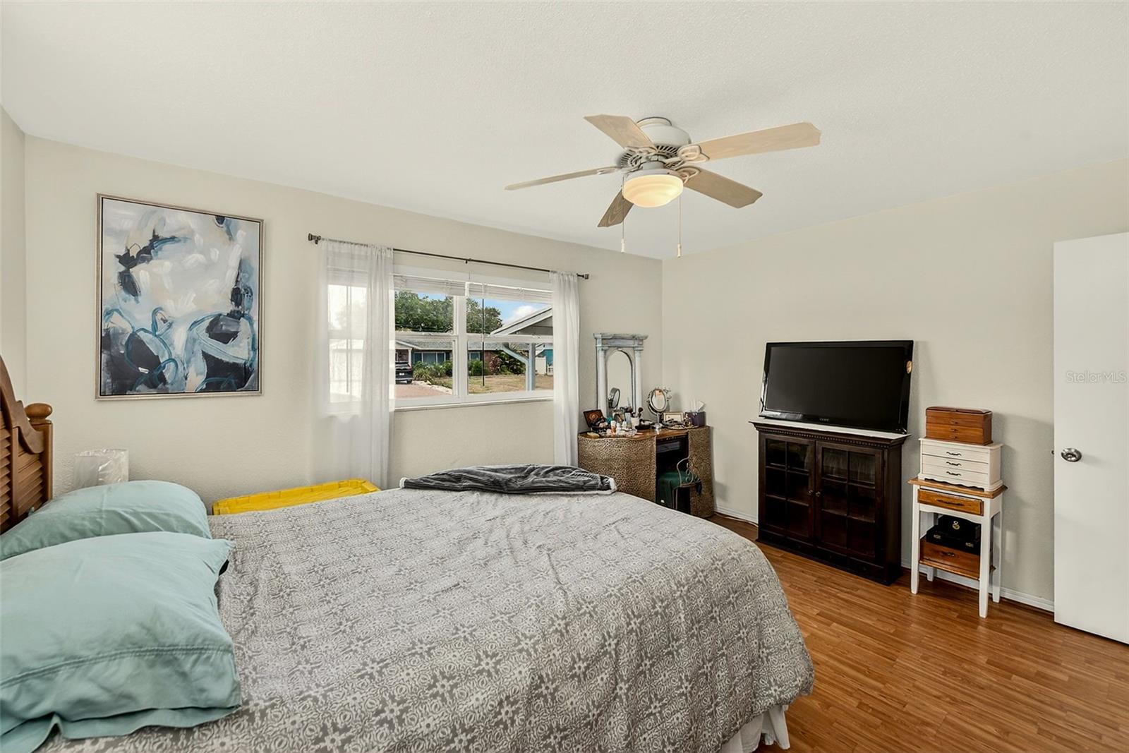 Image 19 of 36 For 3255 57th Street N