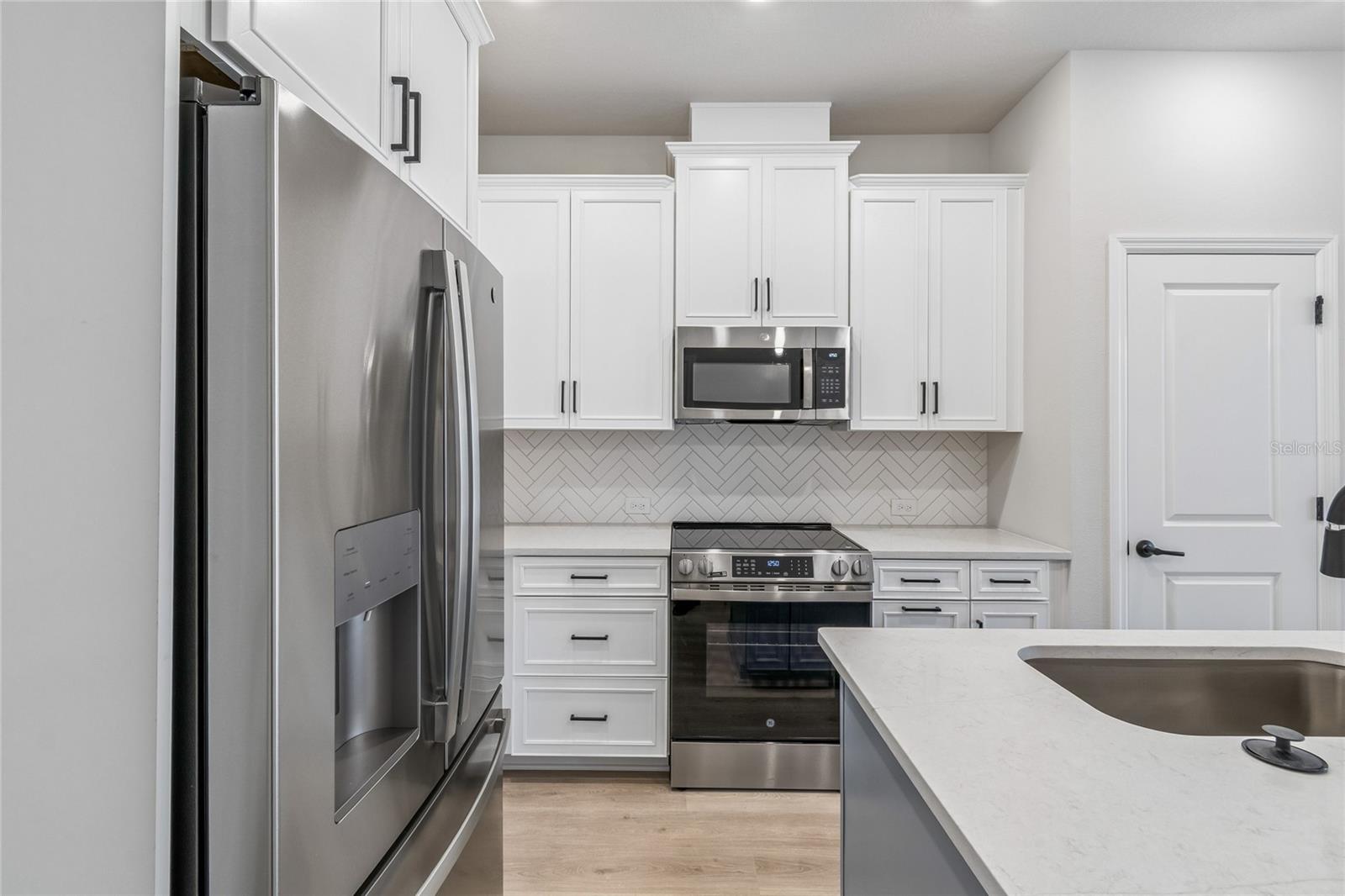 Image 15 of 36 For 4353 Roush Avenue