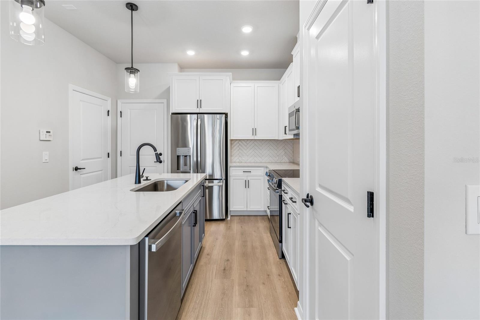Image 6 of 36 For 4353 Roush Avenue