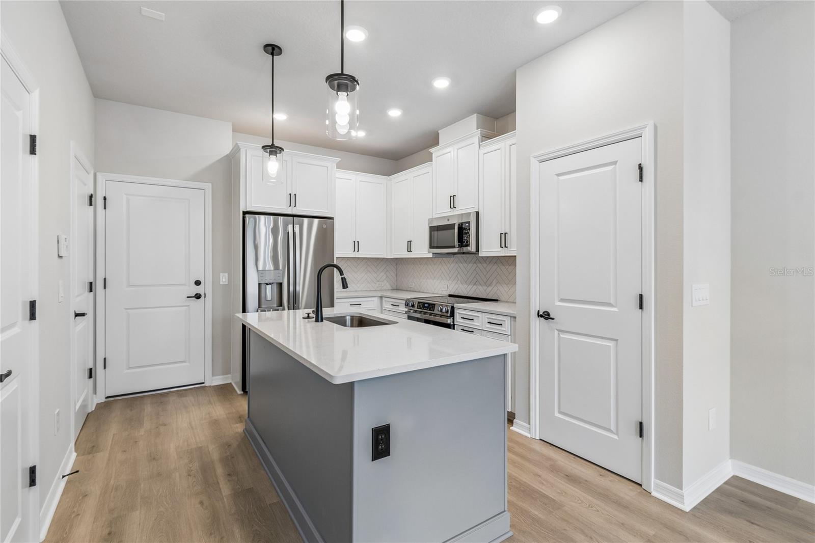 Image 7 of 36 For 4353 Roush Avenue