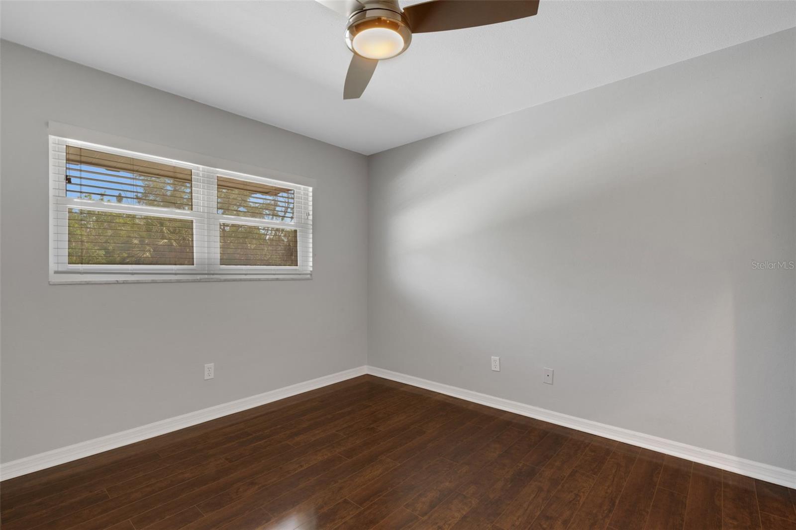 Image 20 of 36 For 218 Dogwood Circle 218
