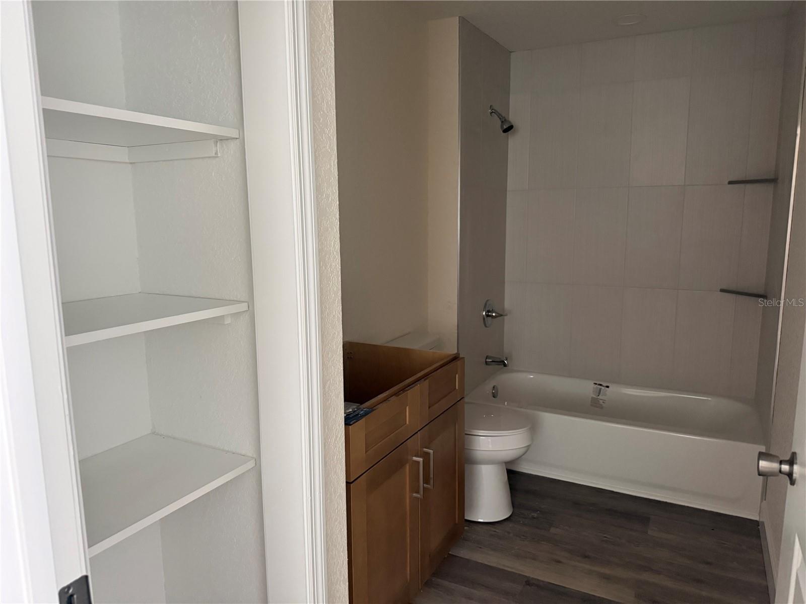 Listing photo id 3 for 1003 Renfro Street