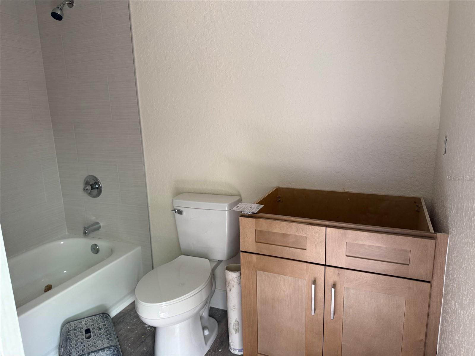 Listing photo id 4 for 1003 Renfro Street