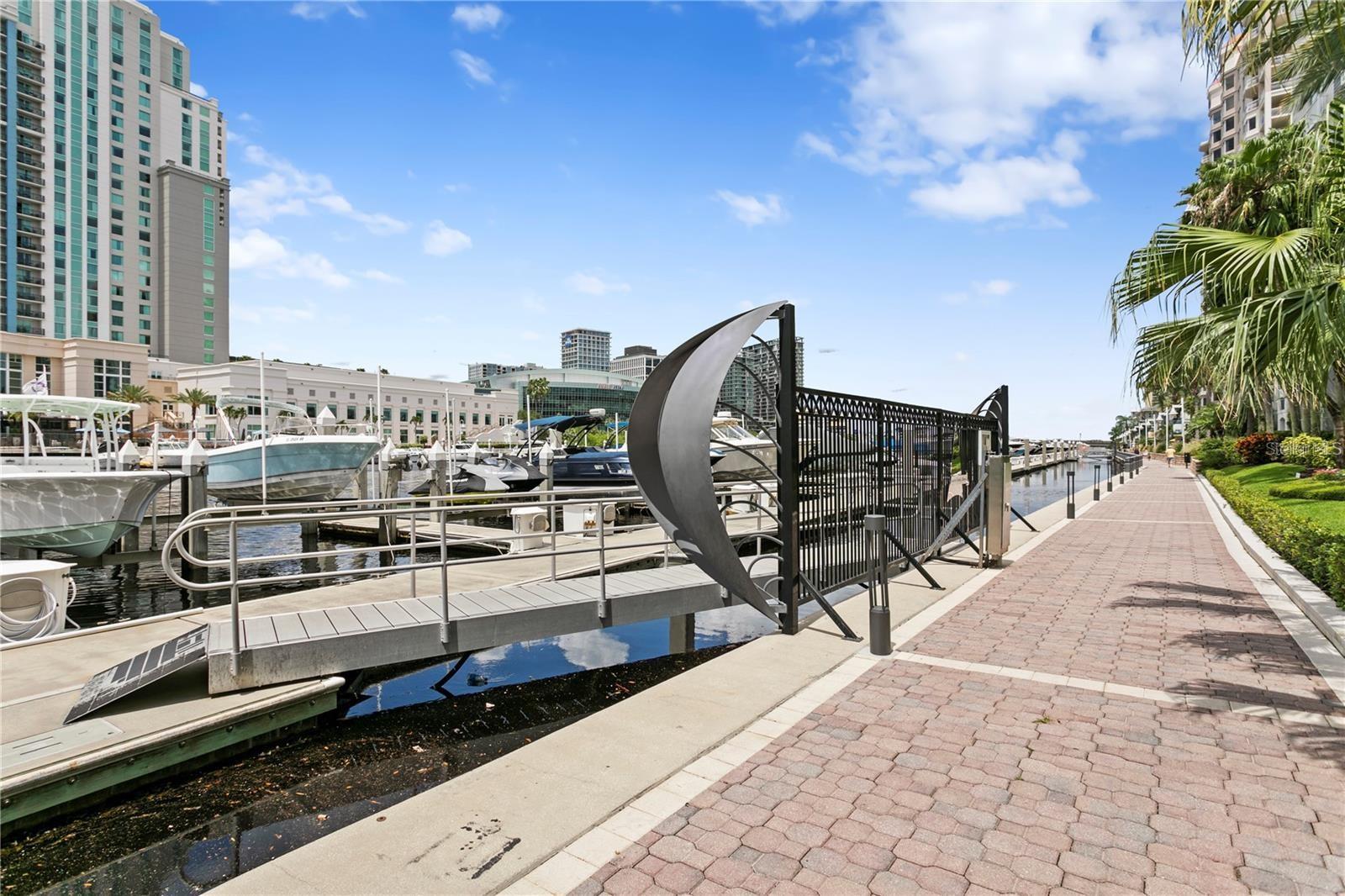 Image 34 of 48 For 700 Harbour Island Boulevard 137