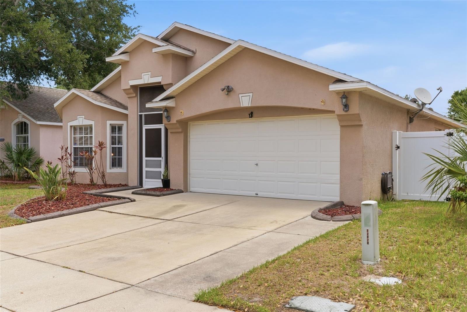 Image 4 of 36 For 12818 Lake Vista Drive