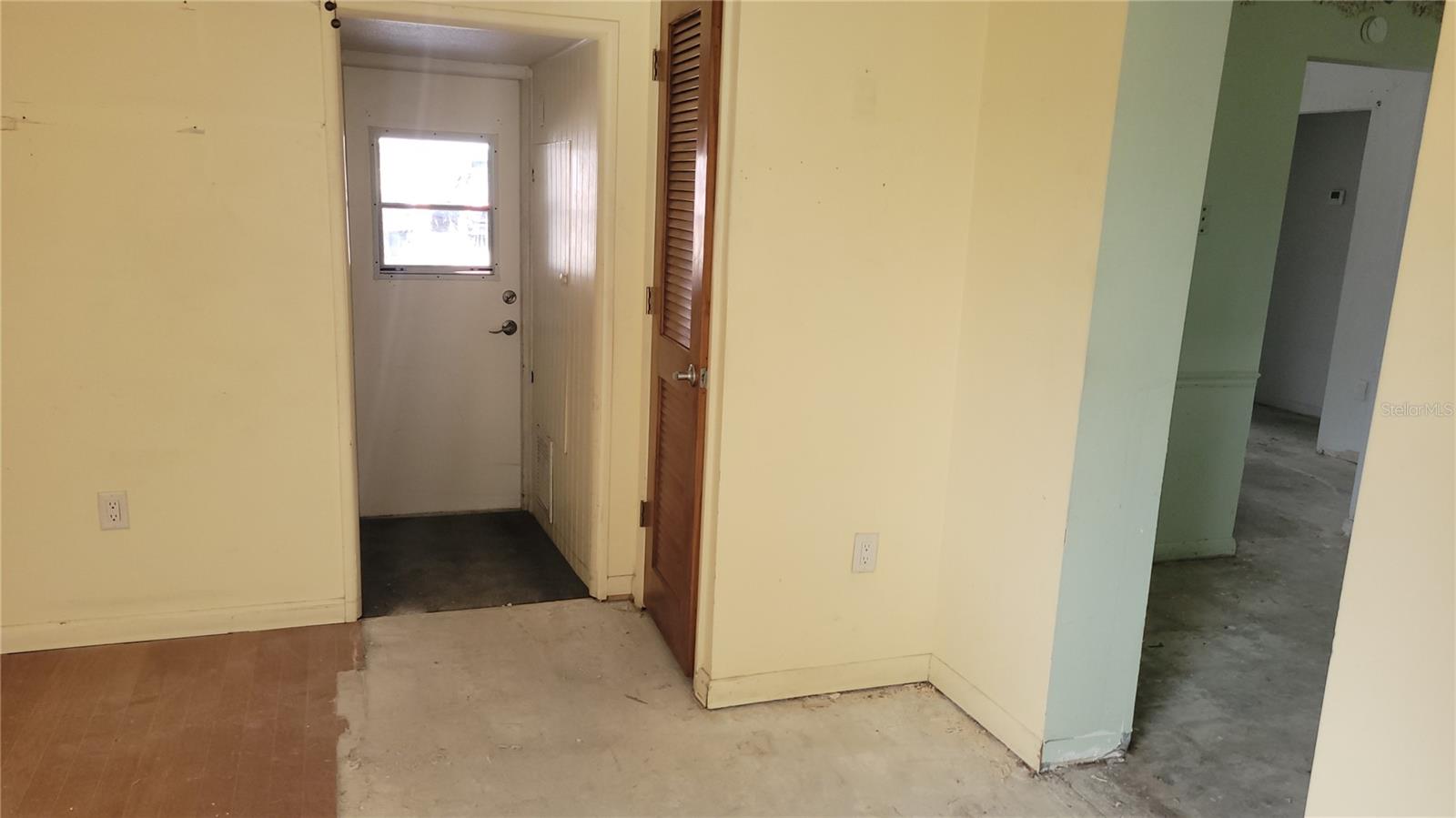 Image 3 of 20 For 9850 Lily Street N 117