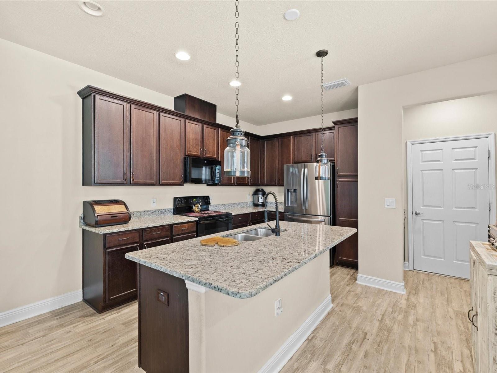 Image 7 of 58 For 450 Harbor Springs Drive