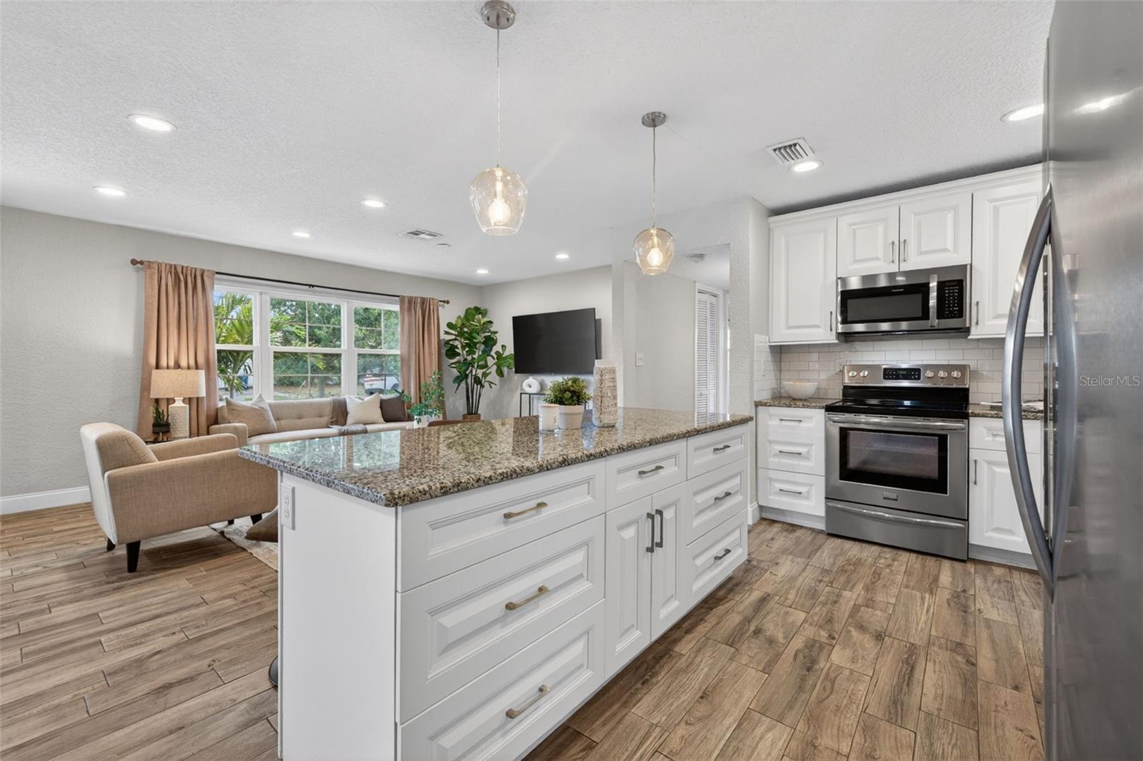 Image 16 of 37 For 6740 31st Avenue N
