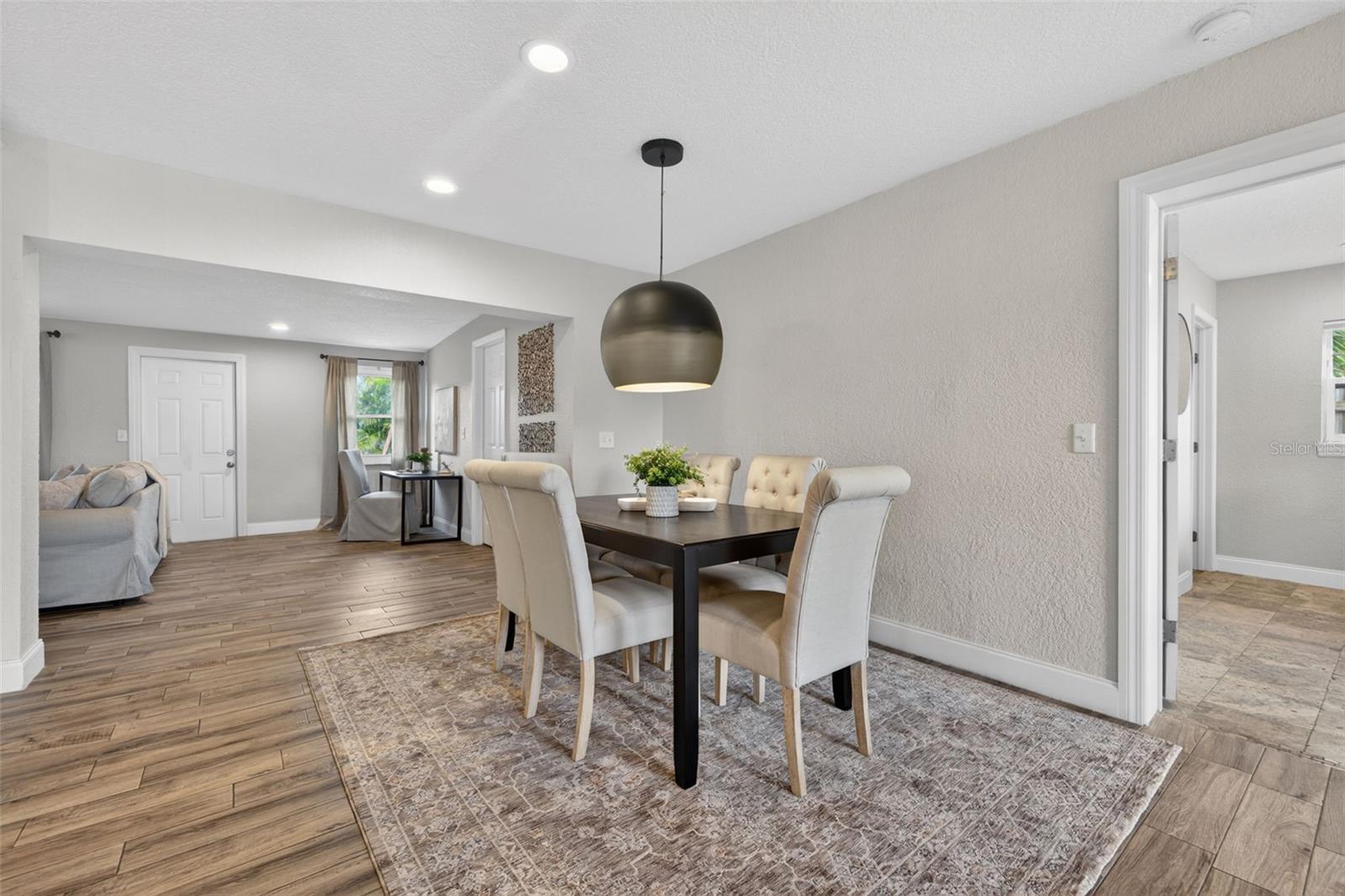 Image 17 of 37 For 6740 31st Avenue N
