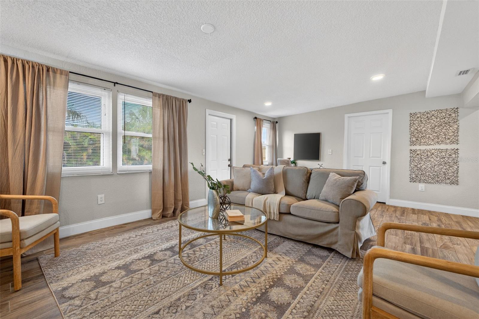 Image 20 of 37 For 6740 31st Avenue N