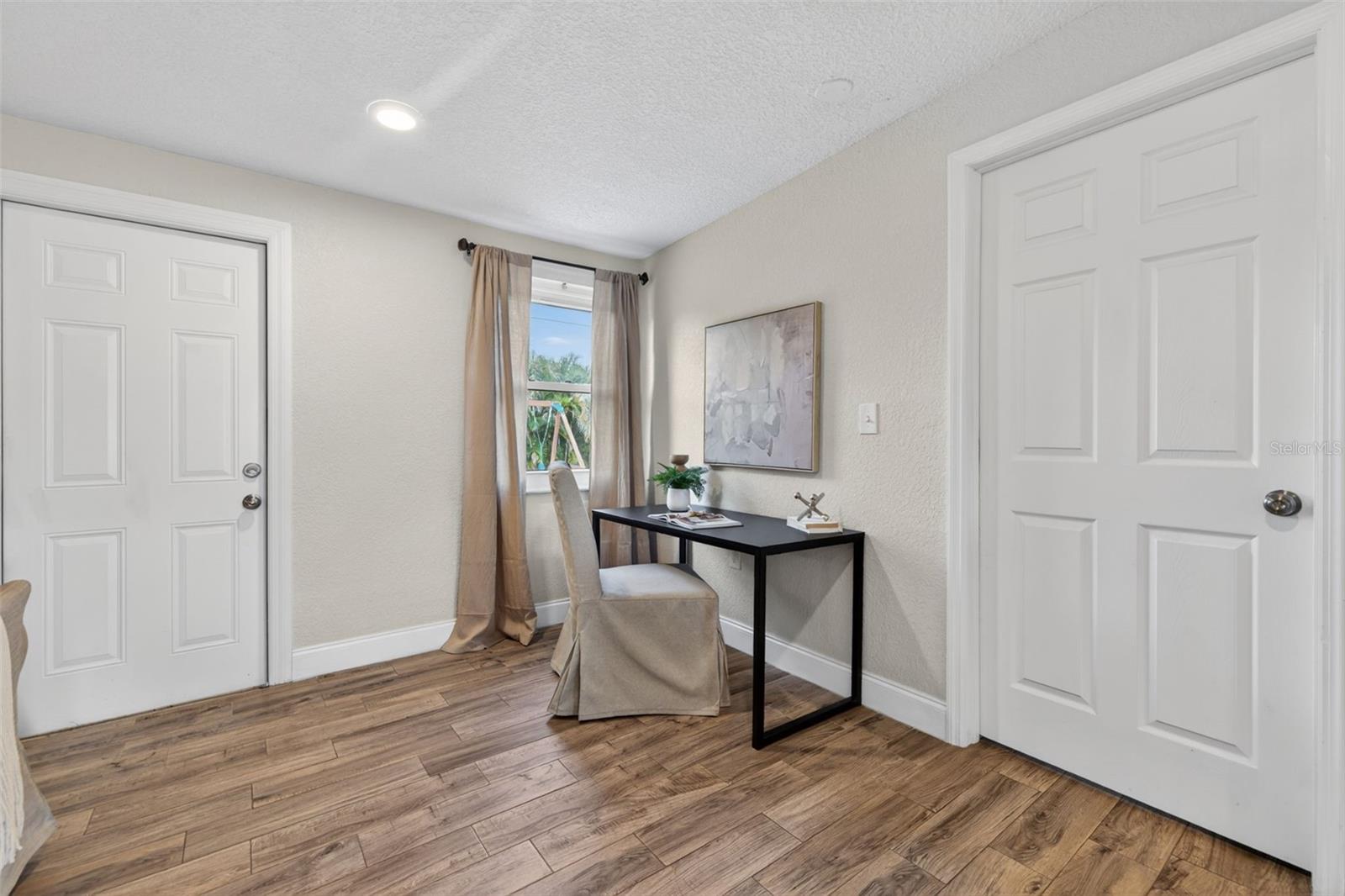 Image 21 of 37 For 6740 31st Avenue N