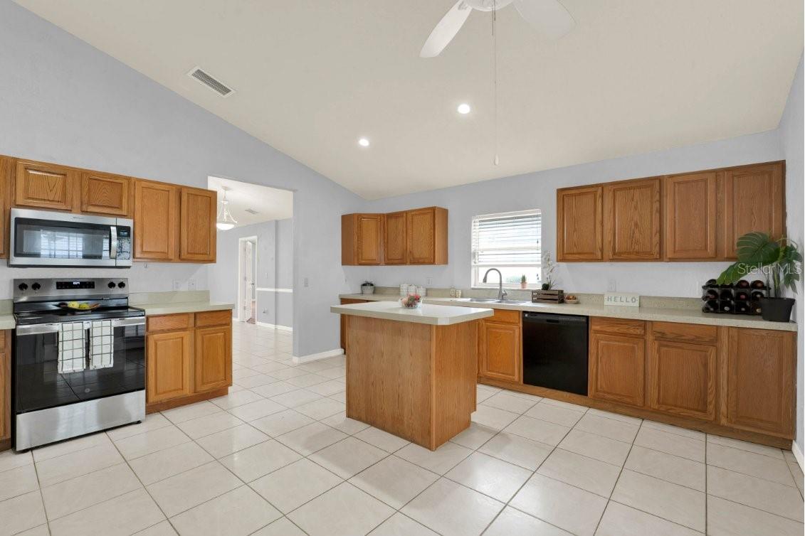 Image 12 of 29 For 7619 Georgeann Street