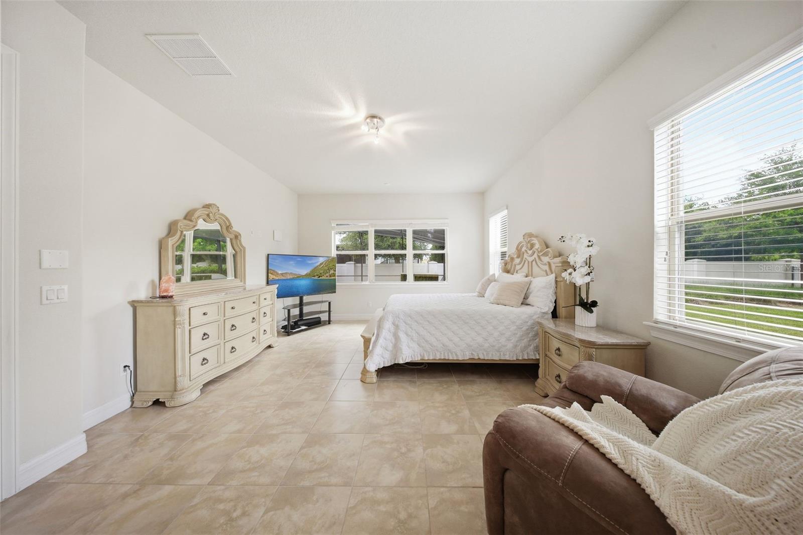 Image 14 of 76 For 10902 Citron Oaks Drive
