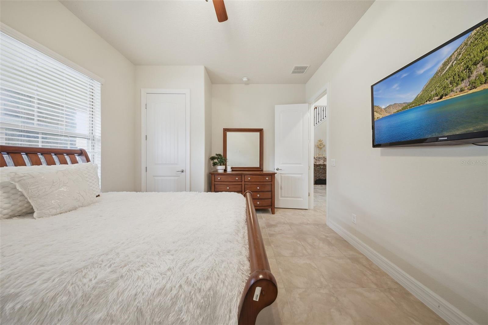 Image 19 of 76 For 10902 Citron Oaks Drive