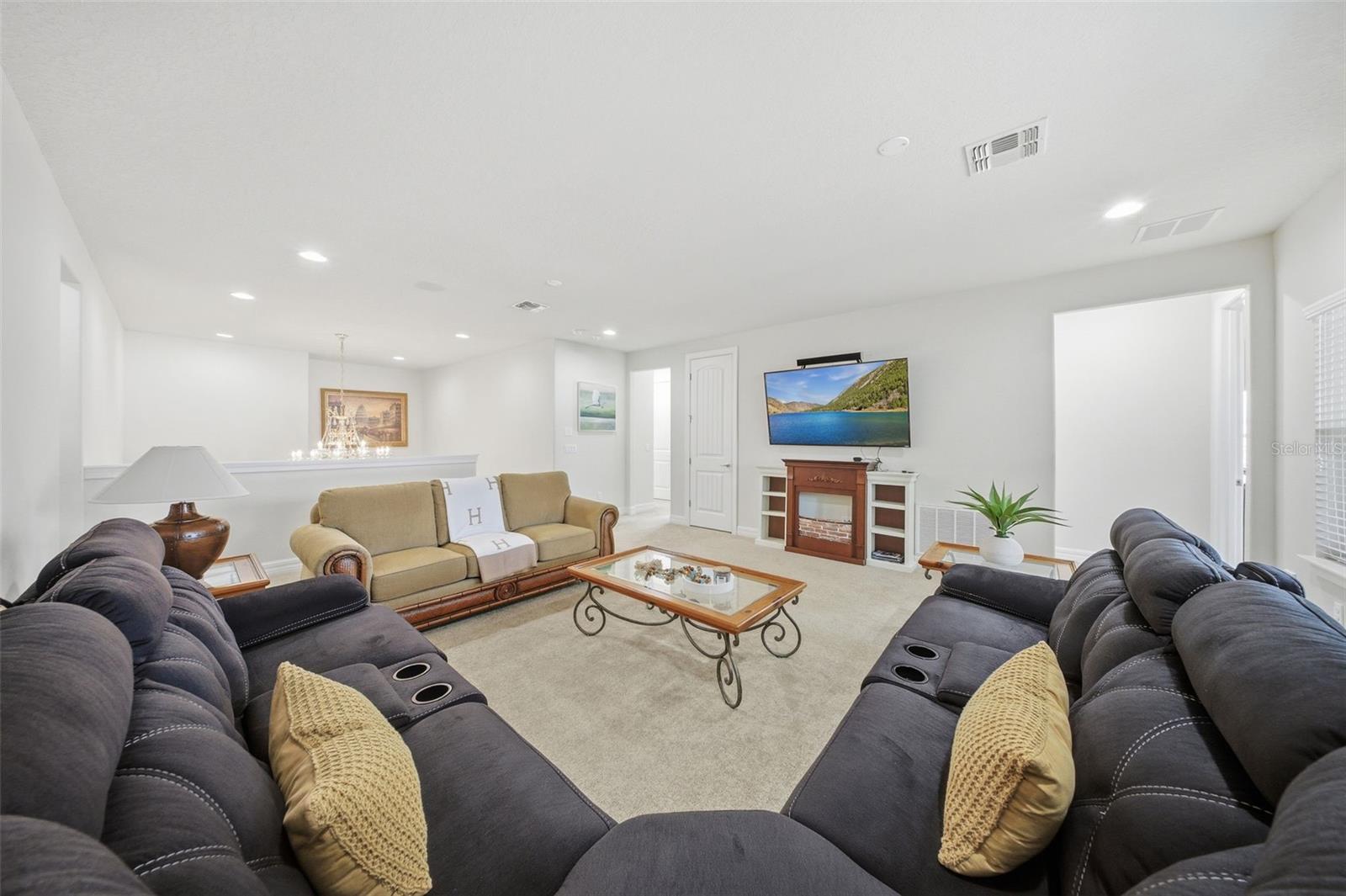 Image 28 of 76 For 10902 Citron Oaks Drive