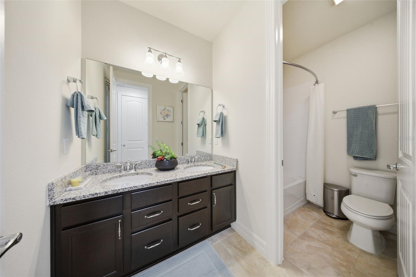 Image 41 of 76 For 10902 Citron Oaks Drive