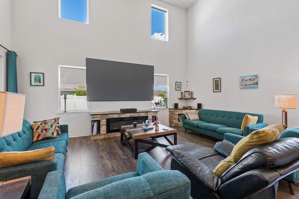Image 12 of 47 For 1101 Lone Palm Way