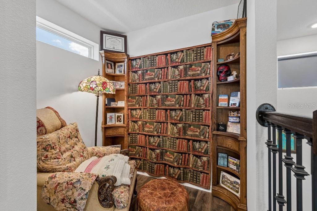 Image 18 of 47 For 1101 Lone Palm Way